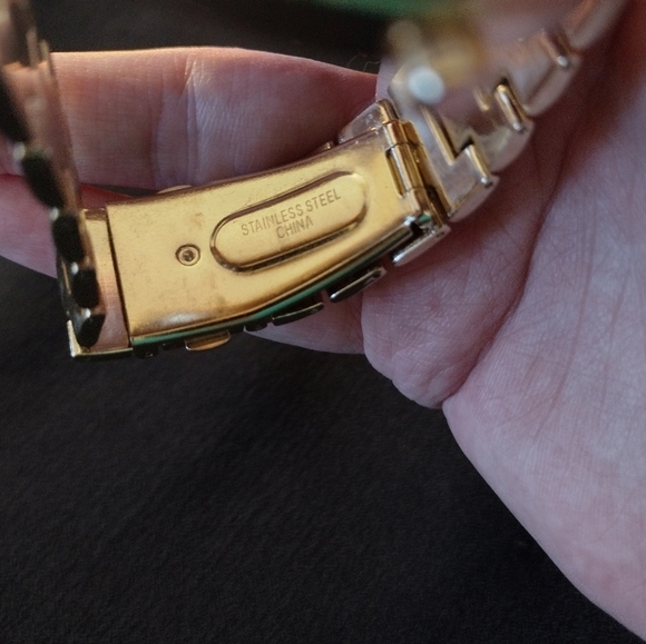 Time And Tru Gold Tone Faux Mother Of Pearl Unisex Watch - Picture 4 of 5